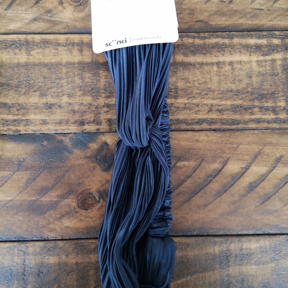 Accessory Lot - Picture 6 of 10